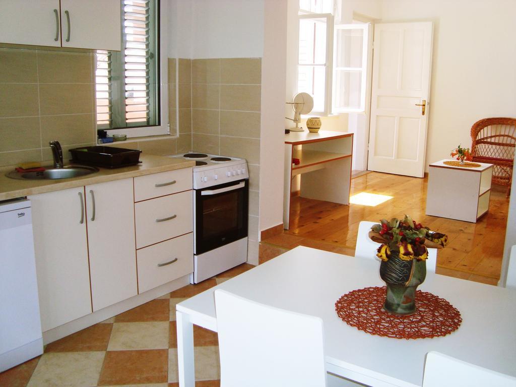 Apartments Rolovina Tivat Pokoj fotografie