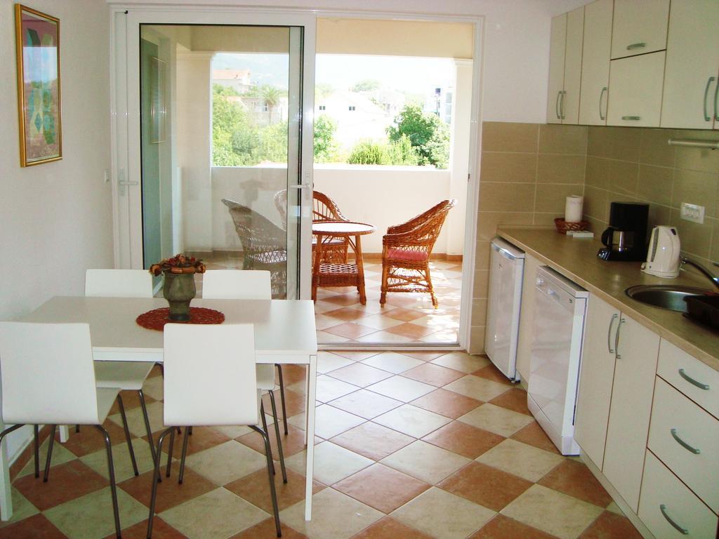 Apartments Rolovina Tivat Pokoj fotografie