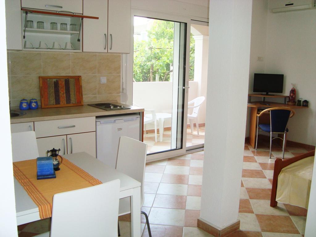 Apartments Rolovina Tivat Pokoj fotografie